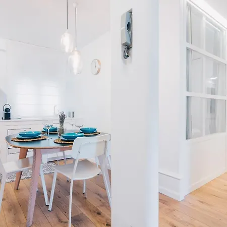 Apartment Leire By People